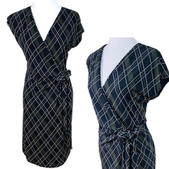 Ann Taylor Size 10 Stretch V-Neck Wrap Dress Black Geometric Print Career Office - Picture 1 of 9